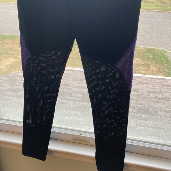 Victoria’s Secret Sport | VSX | Knockout | Athletic leggings with mesh - Picture 11 of 13